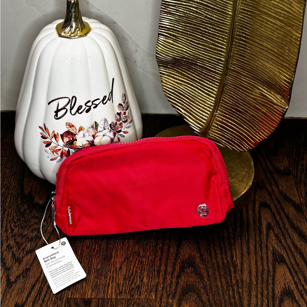 Red lululemon bag